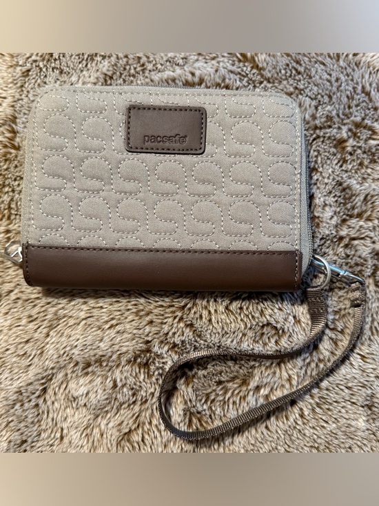 Pacsafe Handbags - Pacsafe RFID blocking antislash wallet wristlet passport travel organizer